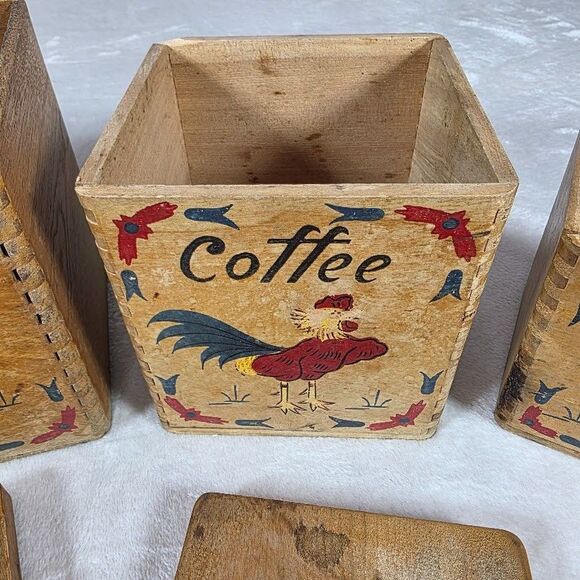 Fred Roberts Co. Hand Painted 4 Piece Roosters Wooden Nesting Canister Set Japan - Picture 4 of 10